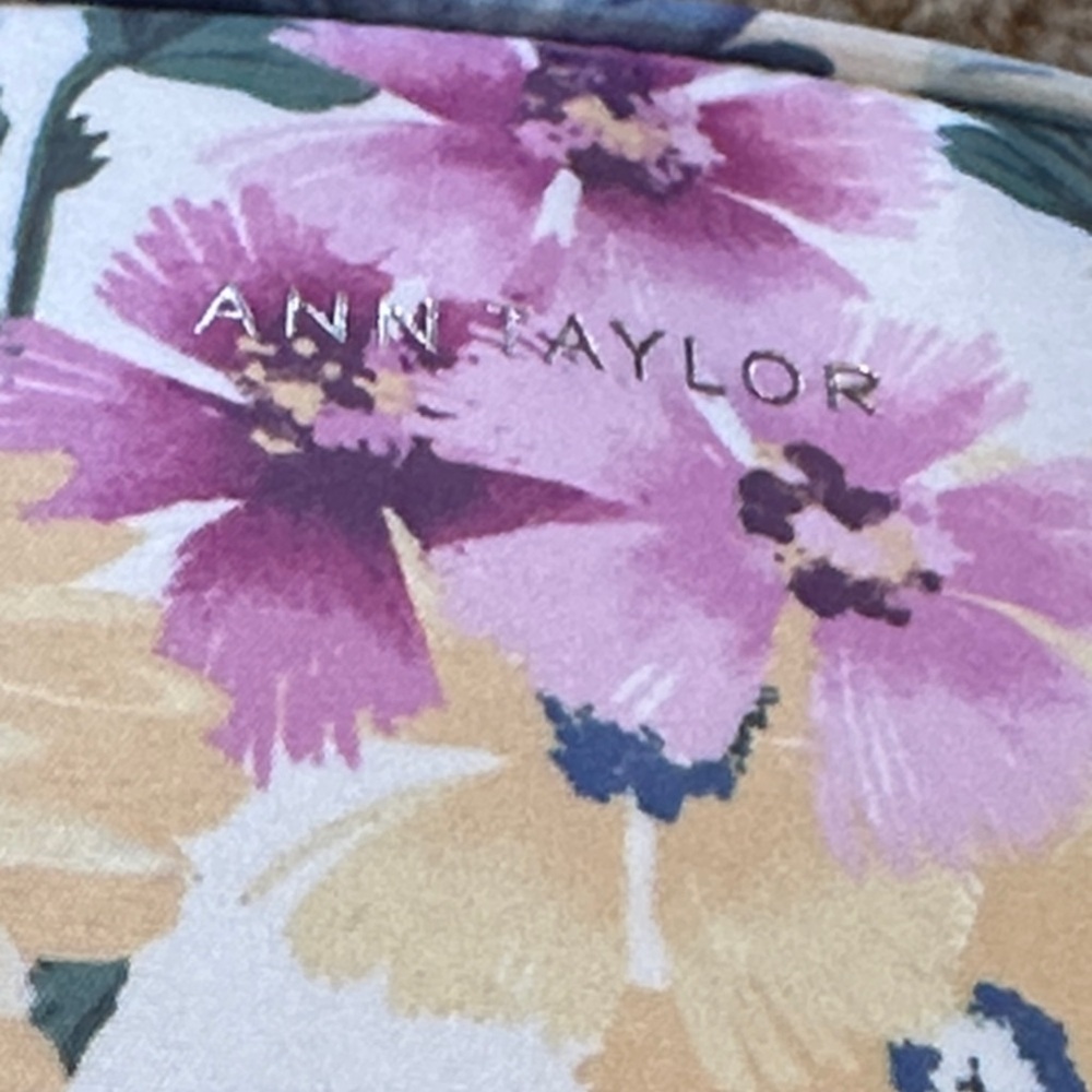 Ann Taylor Floral Cosmetic Bag - Picture 2 of 4